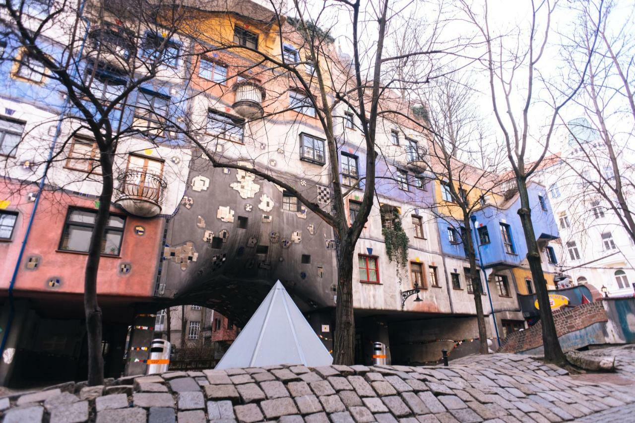 Apartments In Hundertwasser Village Виена Екстериор снимка